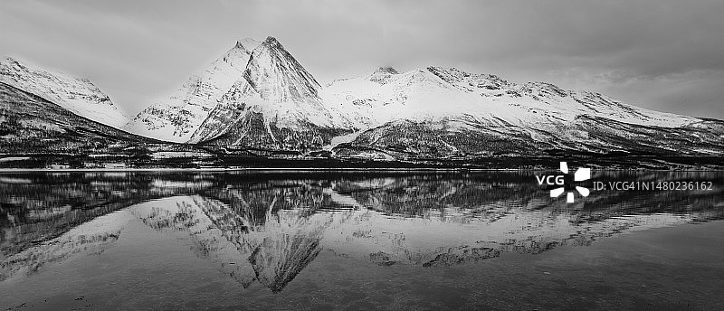挪威欧洲的春天图片素材