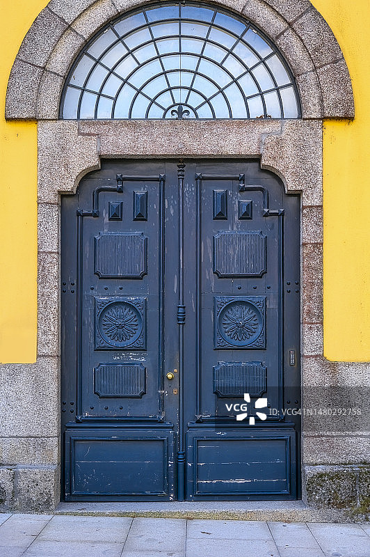 殖民时期风格的门图片素材