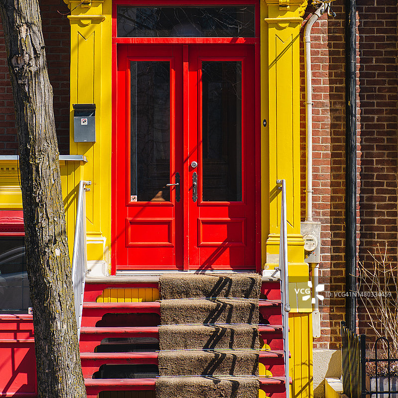 蒙特利尔的彩色房屋图片素材