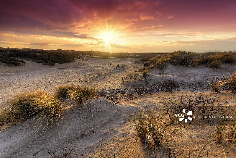 海牙市：凯克德因海滩度假村附近的韦斯特迪恩公园雷暴天气图片素材