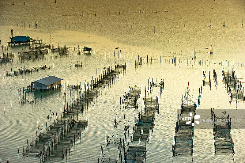 泰国南部海中的捕鱼陷阱图片素材