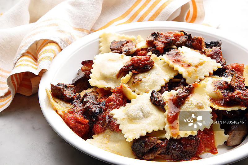 蘑菇酱馄饨图片素材