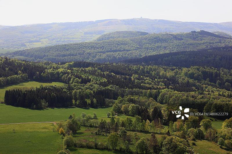 米尔斯堡：德国黑森州富尔达地区霍夫比伯尔镇的伦山生物圈保护区图片素材