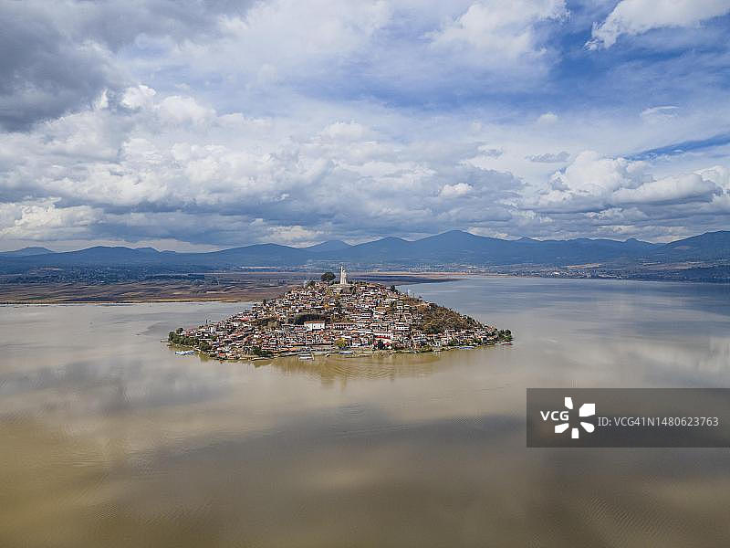 墨西哥米却肯州帕茨夸罗湖Janitzio岛航拍图片素材