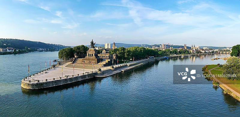 德国之角，莱茵河与摩泽尔河交汇处。德国莱茵兰-普法尔茨州科布伦茨图片素材