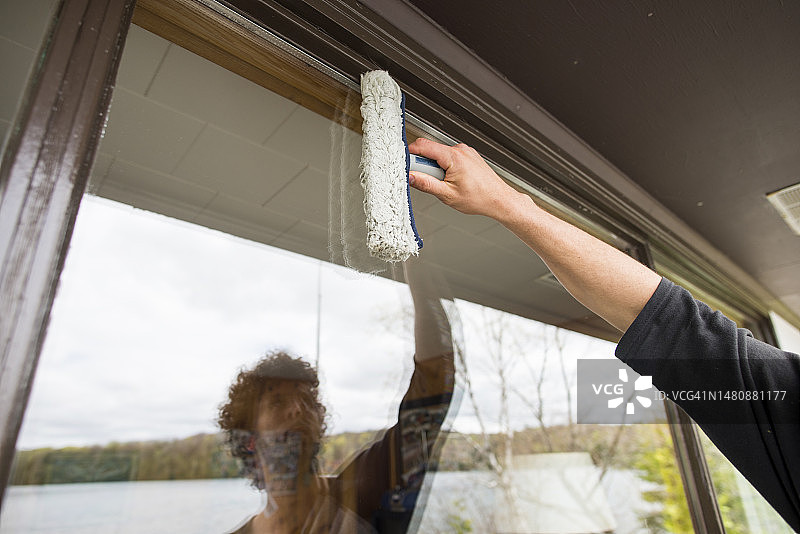 保持房屋窗户清洁图片素材