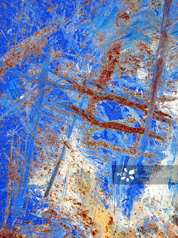 法国巴黎风化刮痕蓝白油漆锈蚀纹理金属板图片素材