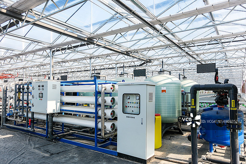 蔬菜育苗基地的自动化机械设备图片素材