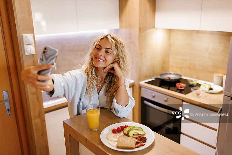 清晨自拍图片素材