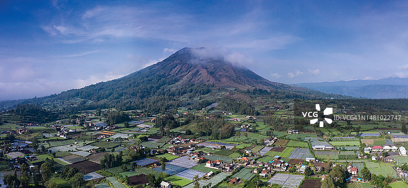 印度尼西亚巴厘岛巴图尔火山全景图片素材