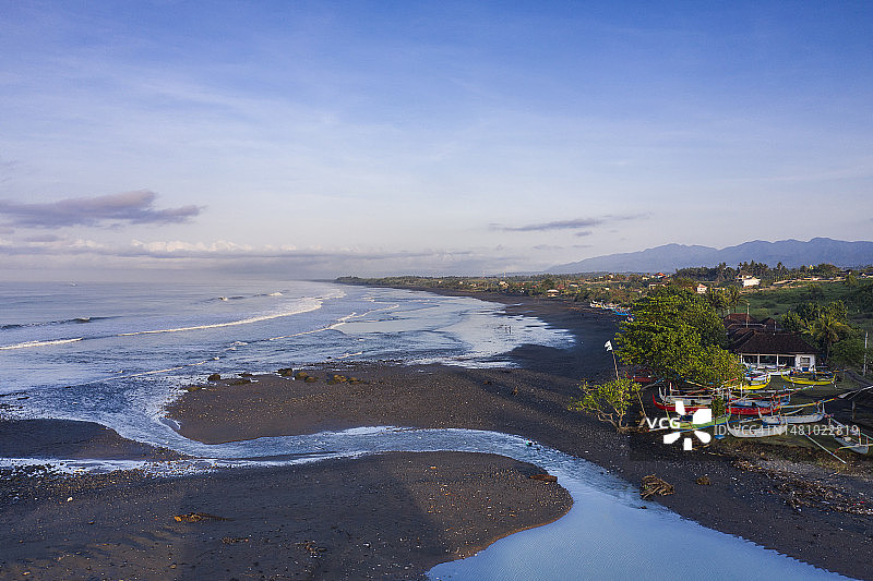 印度尼西亚西巴厘岛梅德维黑沙滩图片素材