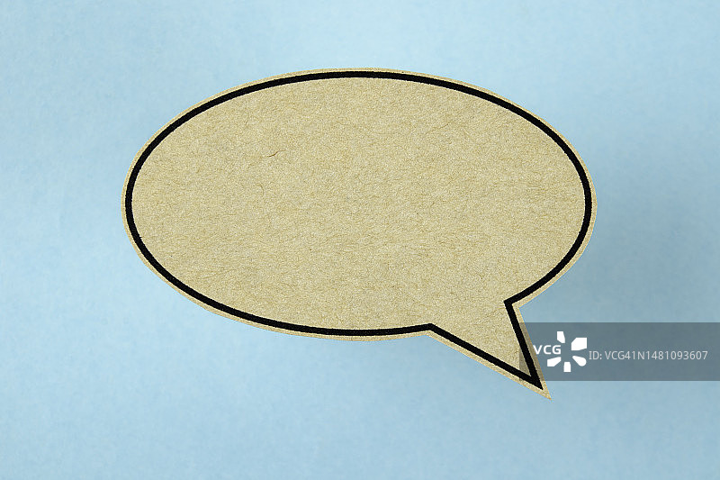 浅蓝色背景上的对话气泡图片素材