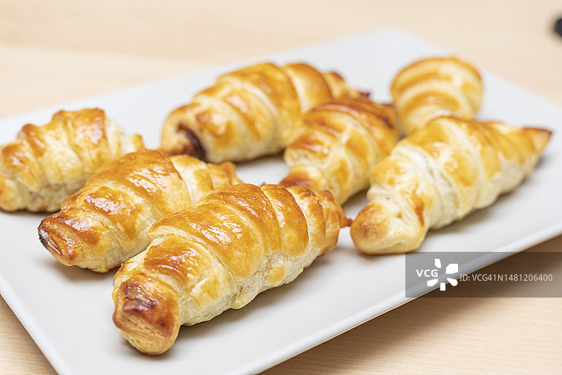 自制烤羊角面包图片素材