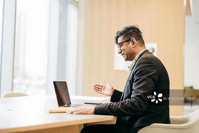 在线扩展次日送达能力图片素材