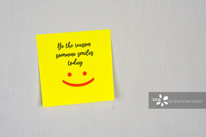 用微笑点亮今天图片素材