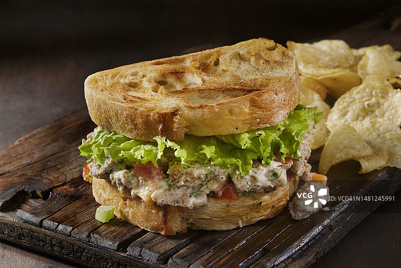 奶油牛排沙拉三明治图片素材