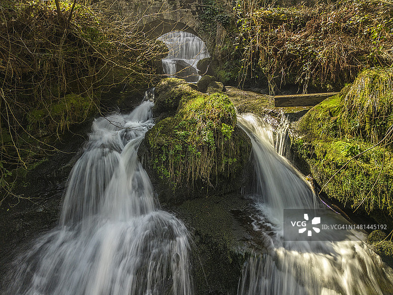 柔肯峡谷瀑布图片素材