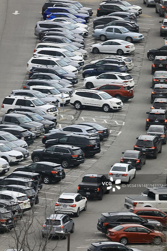 停车场车辆拥堵图片素材