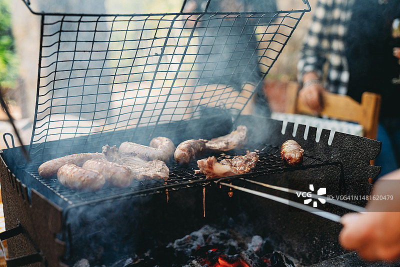 烤肉烧烤架特写图片素材