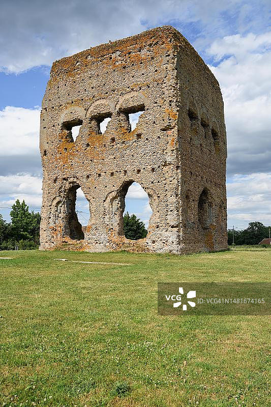 雅努斯神庙，公元1世纪的塔，奥顿，索恩-卢瓦尔省，勃艮第勃艮第-弗朗什-孔德区图片素材