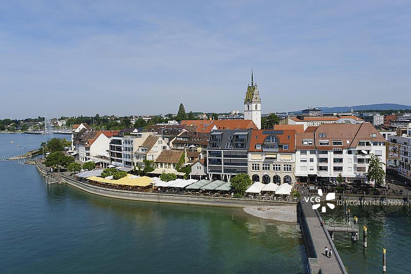 从莫勒塔眺望圣尼古拉斯教堂，腓特烈港，博登湖，巴登-符腾堡州，德国图片素材