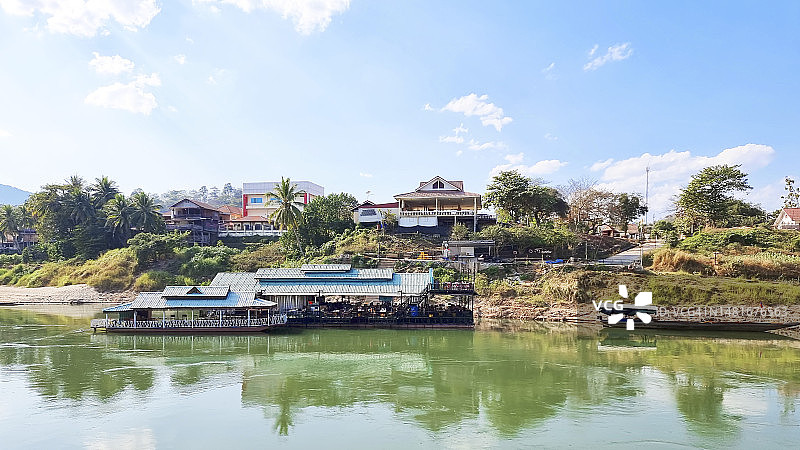 从湄公河眺望北莱市图片素材