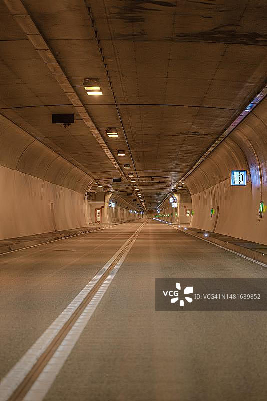 德国巴特维尔德巴德黑森林的空旷的迈斯特隧道图片素材