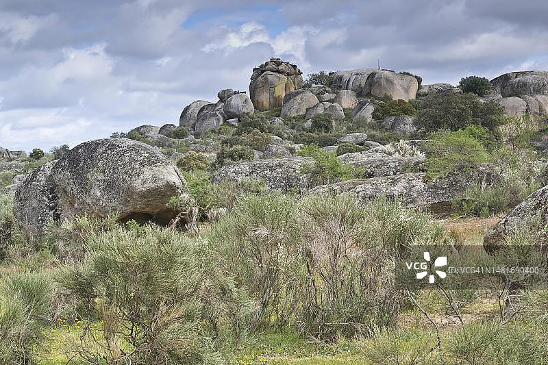西班牙洛斯巴鲁埃科斯岩石景观图片素材