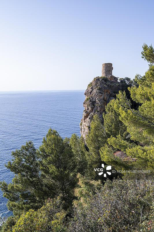 韦尔格塔，海岸上的石塔，海景，西班牙巴利阿里群岛马略卡岛巴尼亚尔布法图片素材