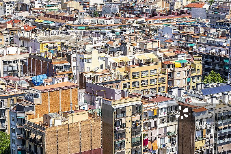 从圣家族教堂塔楼俯瞰巴塞罗那城市风貌（西班牙加泰罗尼亚）图片素材