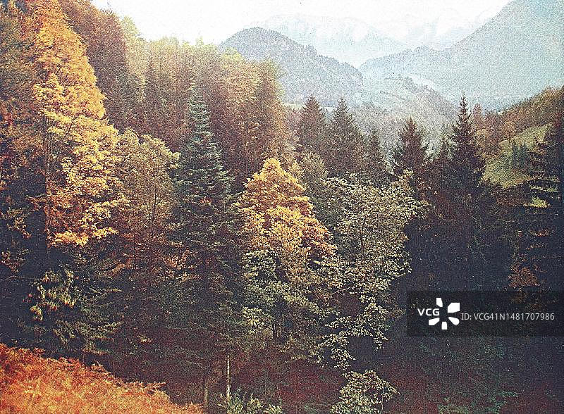 19世纪德国巴伐利亚阿尔卑斯山区Tatzelwurm地区的老照片，数字化修复图片素材