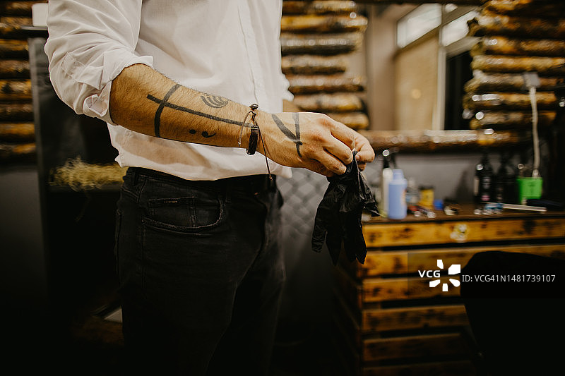 理发店里的男人图片素材