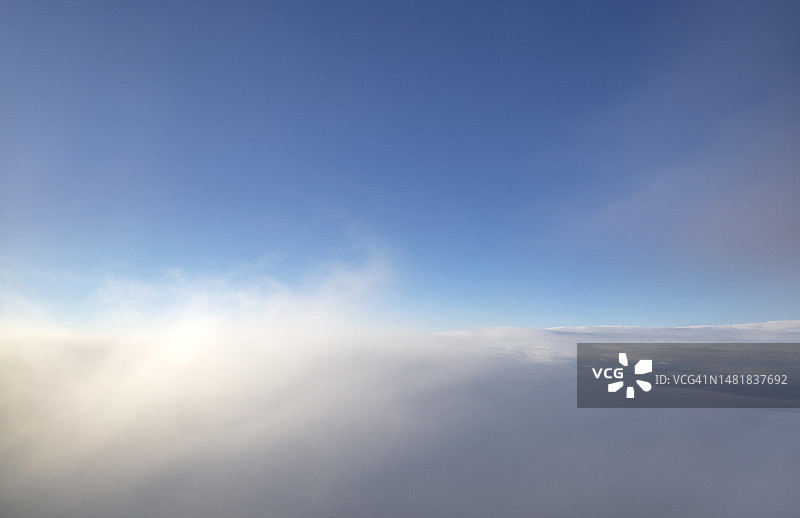 日落时分的云彩图片素材