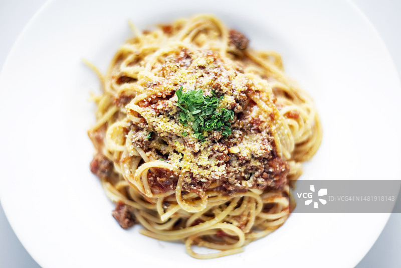 牛肉番茄帕尔马干酪酱意大利面图片素材