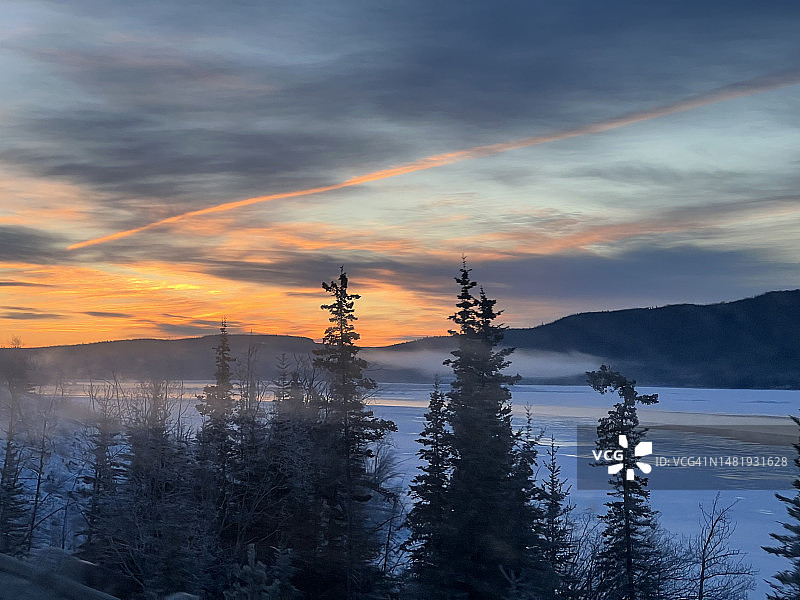 日落时分育空地区雪景风光，加拿大图片素材