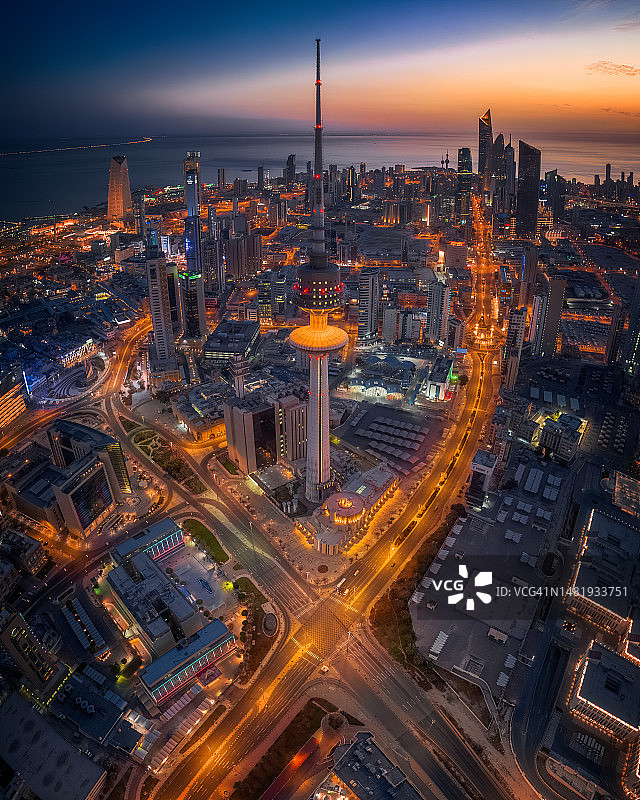 科威特科威特市夜间城市灯光建筑航拍图片素材