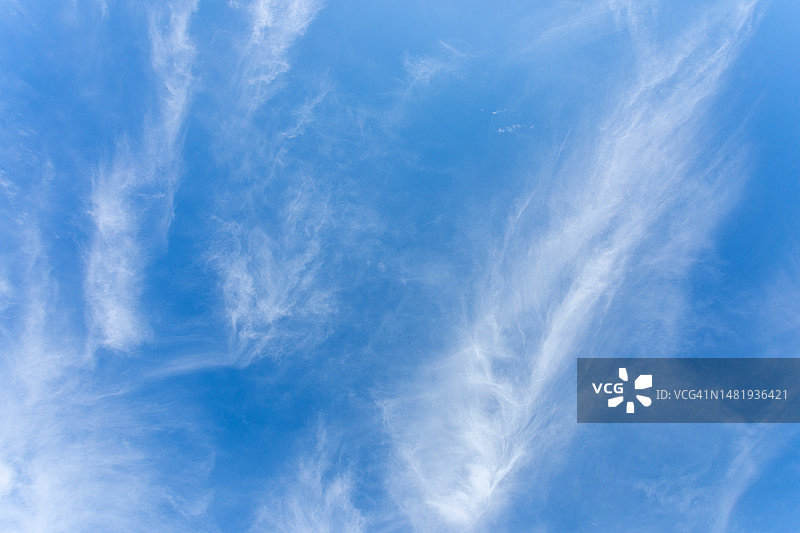 白色卷云特写，夏季天空背景图片素材