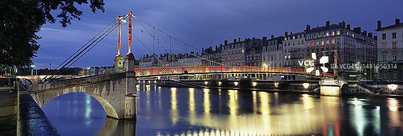 里昂的索恩河和圣乔治人行桥图片素材