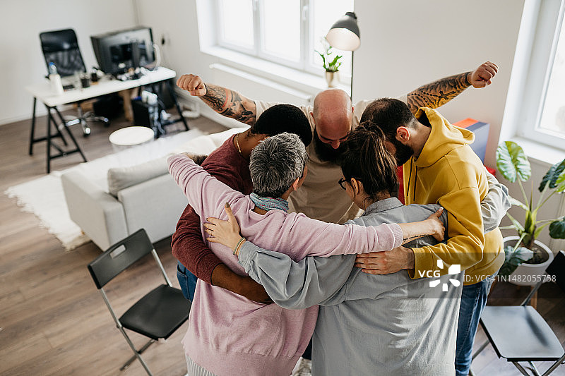 集体拥抱疗法图片素材