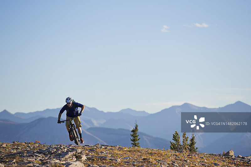 E-Bike山地自行车探险图片素材