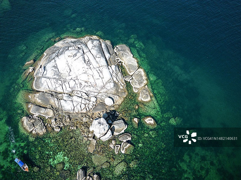 泰国丽贝岛附近小岛航拍图片素材