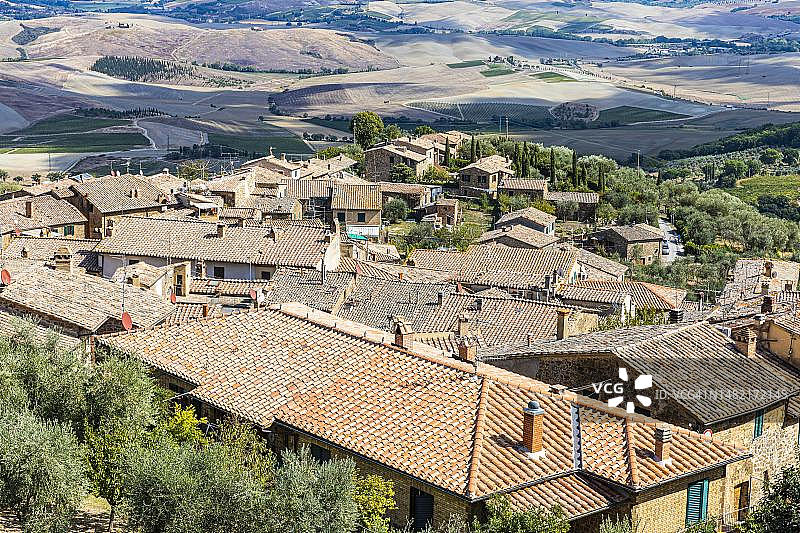 意大利托斯卡纳蒙塔尔奇诺城堡俯瞰奥尔恰谷图片素材