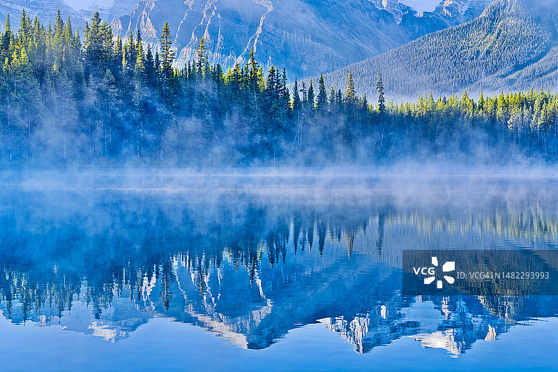 加拿大阿尔伯塔省的班夫国家公园图片素材