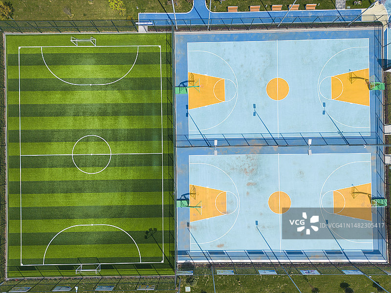 城市中操场的鸟瞰图图片素材