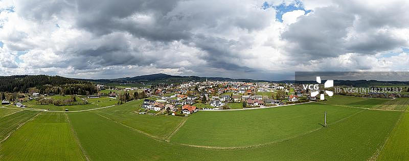 奥地利上奥地利州巴德莱昂费尔登农业耕地航拍影像图片素材