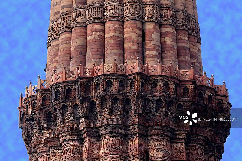 胜利塔的阳台，印度伊斯兰建筑，联合国教科文组织遗产，顾特卜塔，新德里，印度图片素材