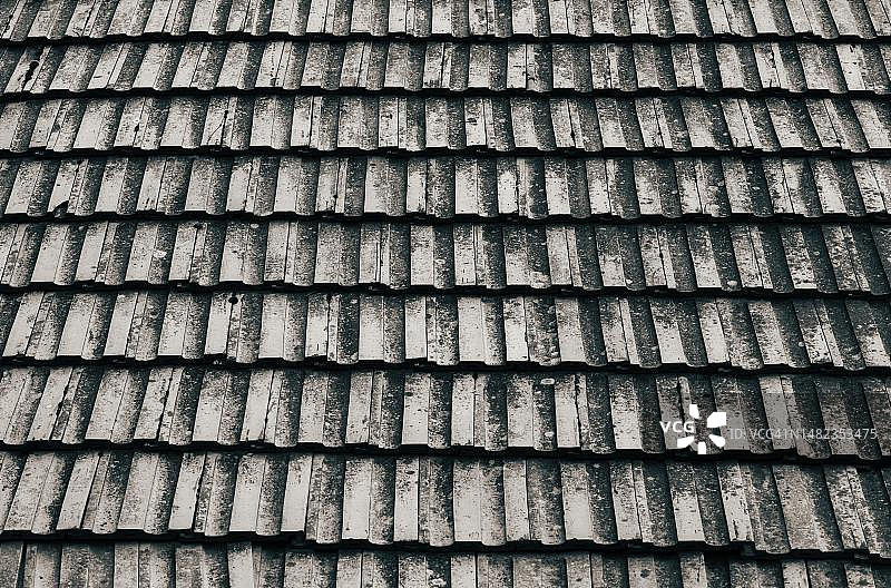 奥地利上奥地利州米尔维特尔地区巴德莱昂费尔登的旧风化房屋屋顶SW照片背景图像图片素材