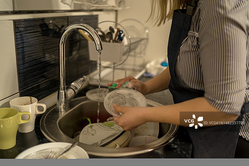 洗碗图片素材