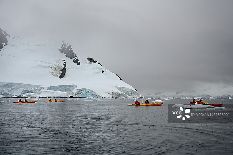 南极皮划艇之旅图片素材