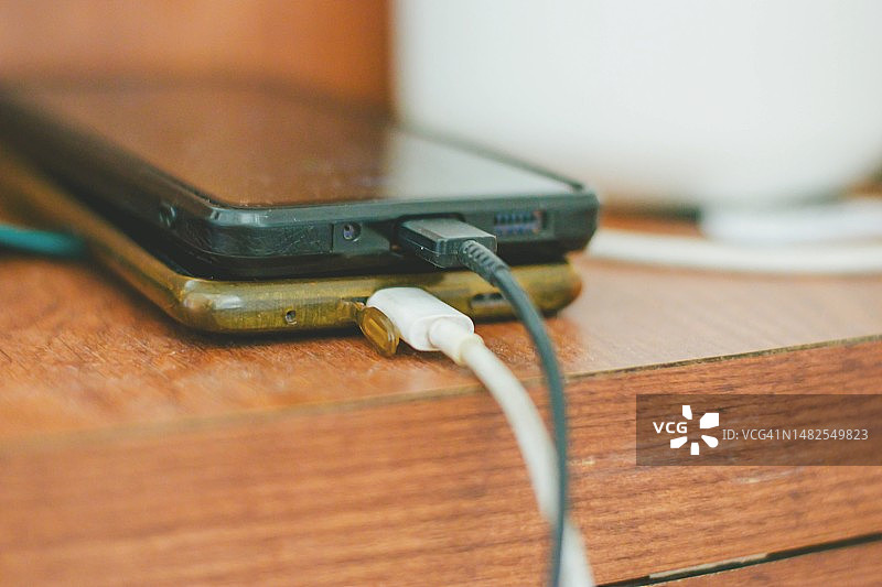 手机充电图片素材